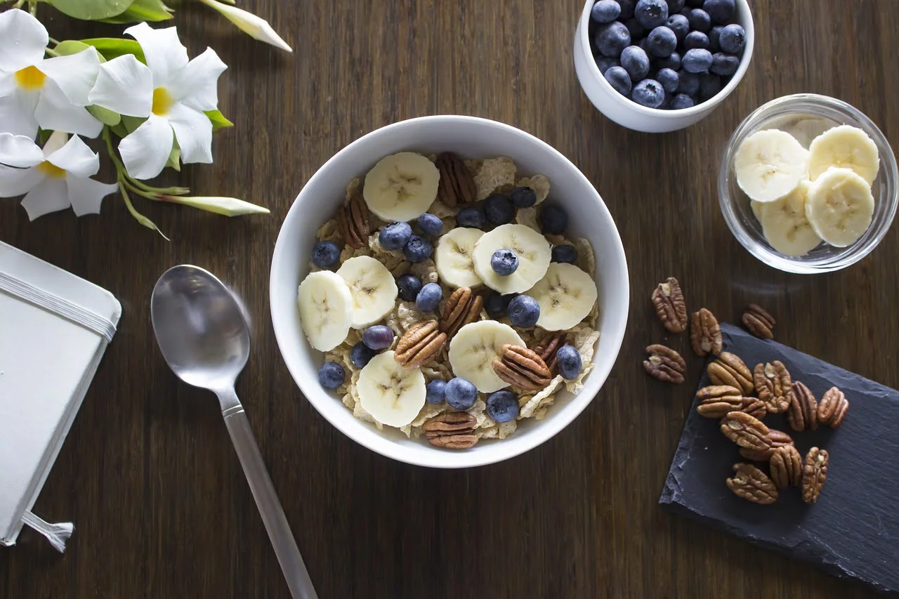 A nutritious breakfast with berries and nuts for pregnant women.